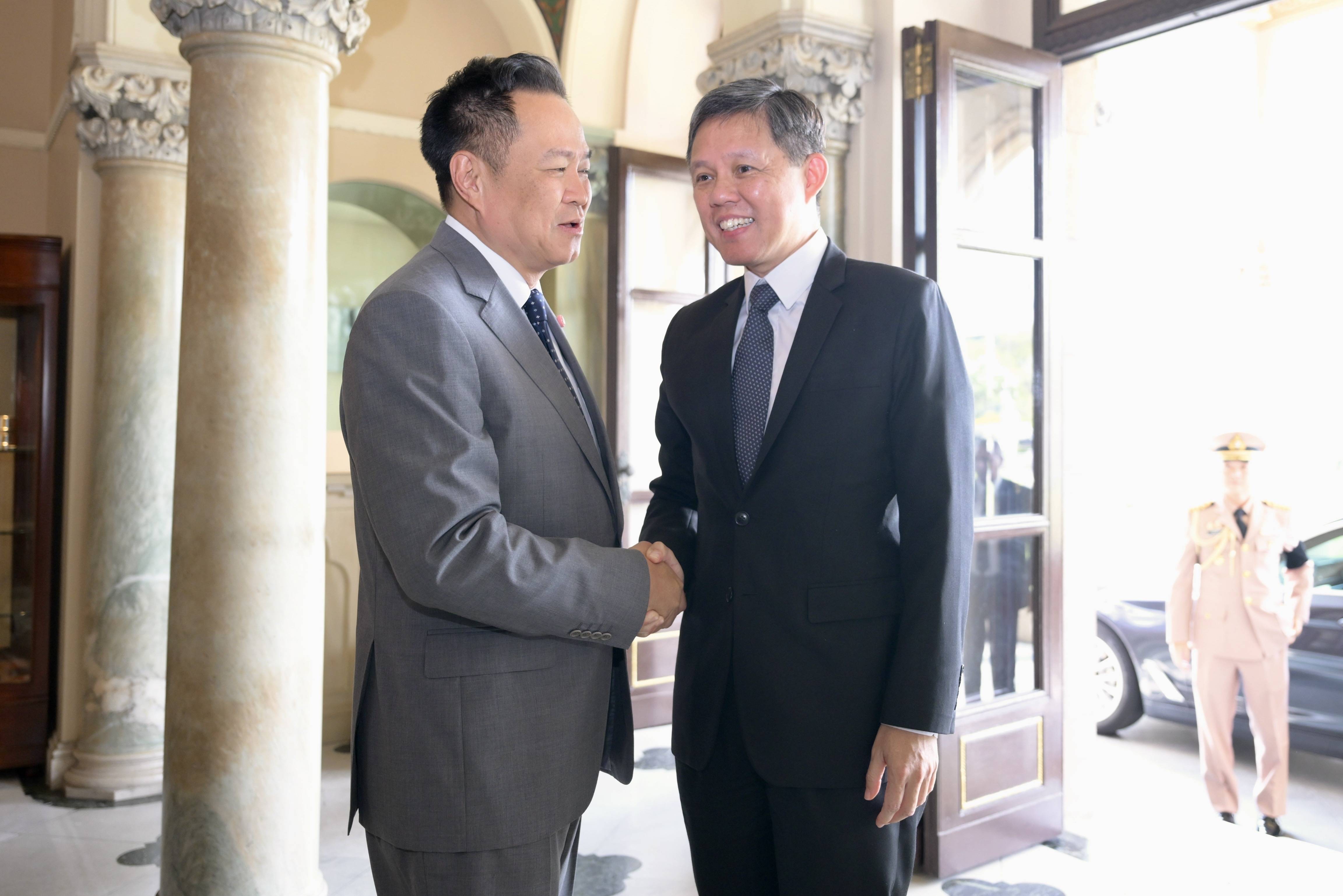 นายชาง ชุน ซิง (H.E. Mr. Chan Chun Sing) รัฐมนตรีประสานงานด้านบริการภาครัฐและรัฐมนตรีว่าการกระทรวงกลาโหมสาธารณรัฐสิงคโปร์ เข้าเยี่ยมคารวะนายกรัฐมนตรีและรัฐมนตรีว่าการกระทรวงมหาดไทย ในโอกาสเยือนประเทศไทยเพื่อแนะนำตนเอง (Introductory Visit) ณ ห้องสีงาช้าง ตึกไทยคู่ฟ้า ทำเนียบรัฐบาล 27 เมษายน 2569