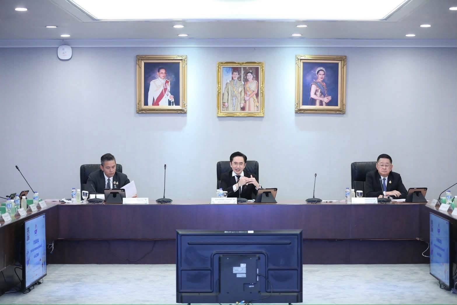 "ยศชนัน-ประเสริฐ" นำทีม คกก.กรอบคุณวุฒิแห่งชาติ เคาะเกณฑ์เทียบภาษามาตรฐานสากล พร้อมดัน "ธนาคารหน่วยกิต" หนุนเรียนรู้ตลอดชีวิต — ภาพที่ 3